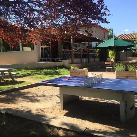 مكان تخييم Camping Les Routes De Provence