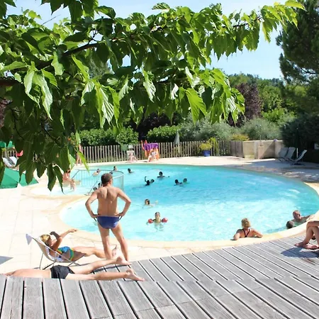Camping Les Routes De Provence