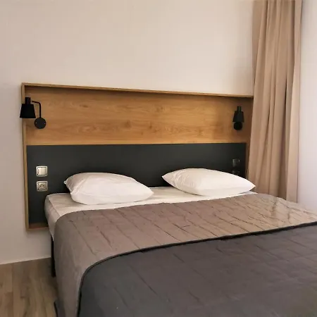 Camping Les Routes De Provence فورْكيلكييه