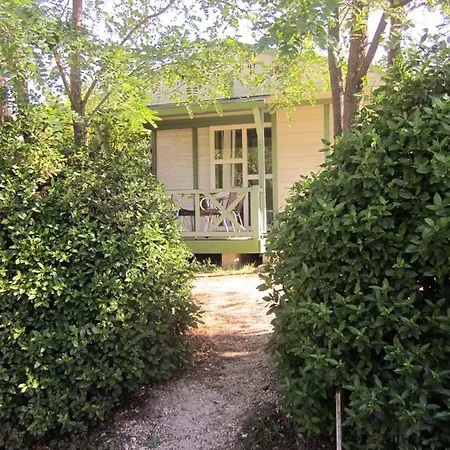 مكان تخييم Camping Les Routes De Provence *