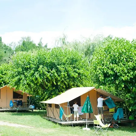 مكان تخييم Camping Les Routes De Provence