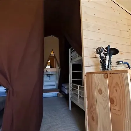 Camping Les Routes De Provence فورْكيلكييه