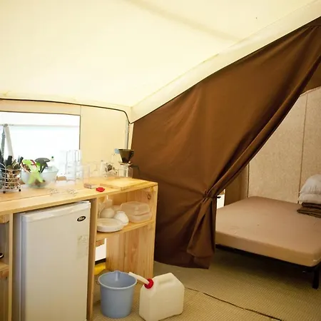 مكان تخييم Camping Les Routes De Provence فورْكيلكييه