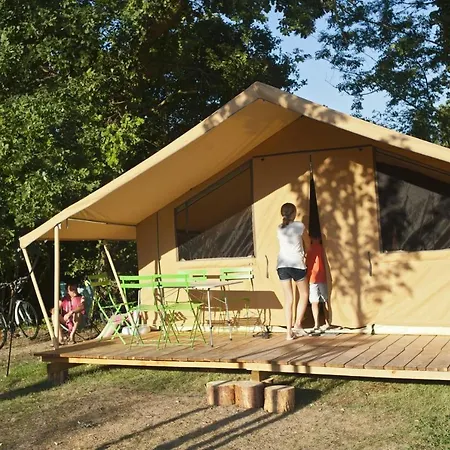 Camping Les Routes De Provence *