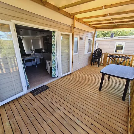 Camping Les Routes De Provence *