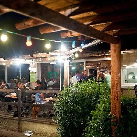 Camping Les Routes De Provence