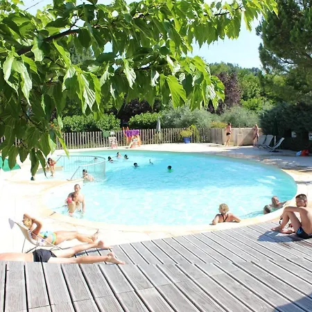 Camping Les Routes De Provence