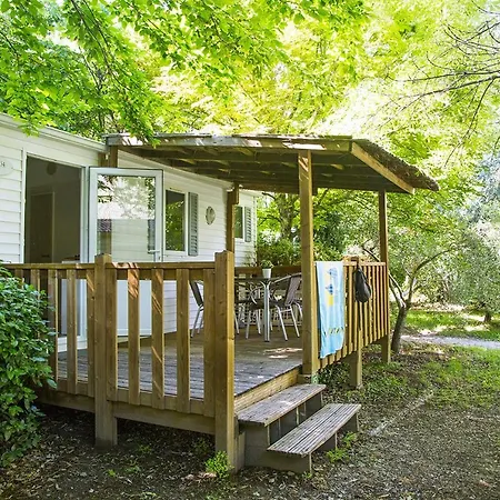 Camping Les Routes De Provence