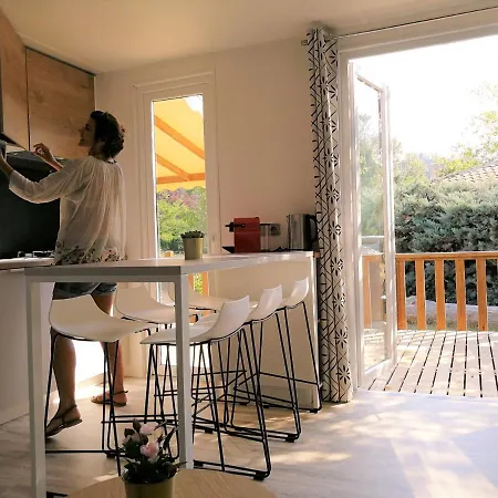 キャンプ場 Camping Les Routes De Provence