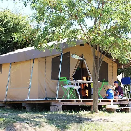 Camping Les Routes De Provence