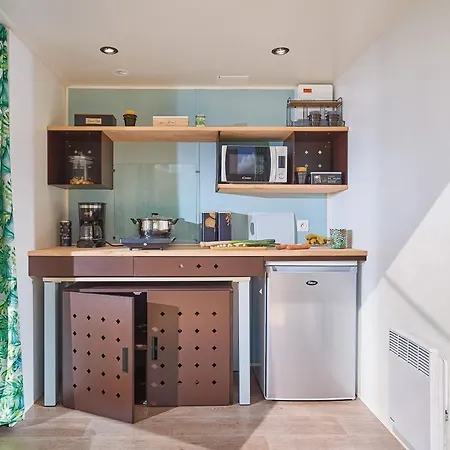 Camping Les Routes De Provence フォルカルキエ