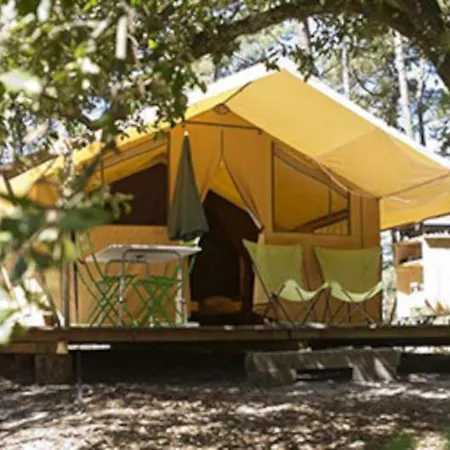 Camping Les Routes De Provence キャンプ場