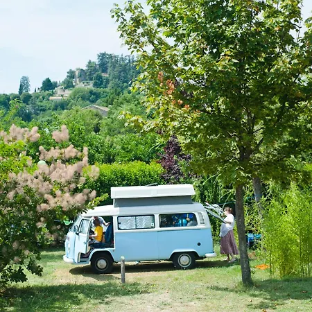 Camping Les Routes De Provence キャンプ場