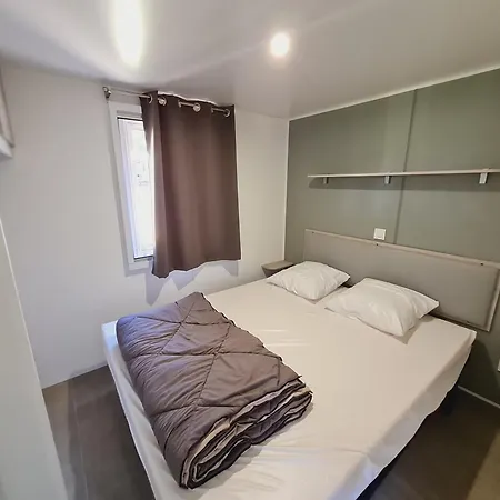 Camping Les Routes De Provence キャンプ場 *