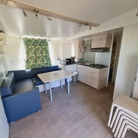 Camping Les Routes De Provence フォルカルキエ