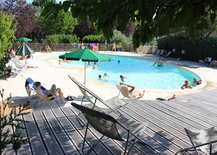 캠프장 Camping Les Routes De Provence 포르칼퀴에르