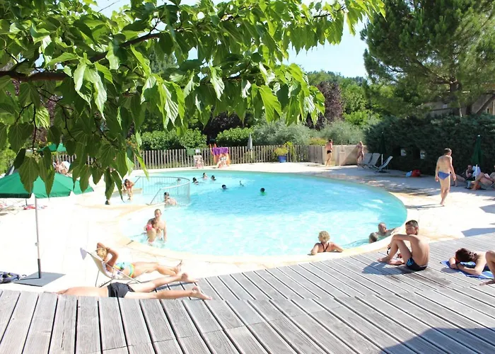 Camping Les Routes De Provence