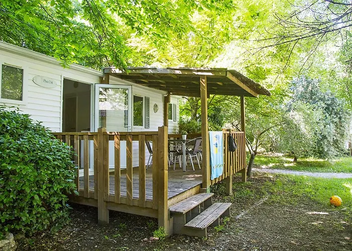 Camping Les Routes De Provence