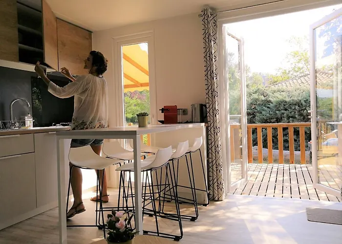 캠프장 Camping Les Routes De Provence