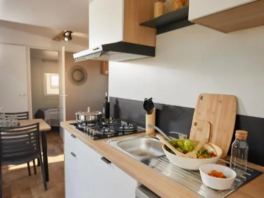 Camping Les Routes De Provence *